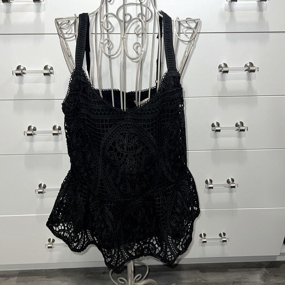 Skies Are Blue lace tank, size M